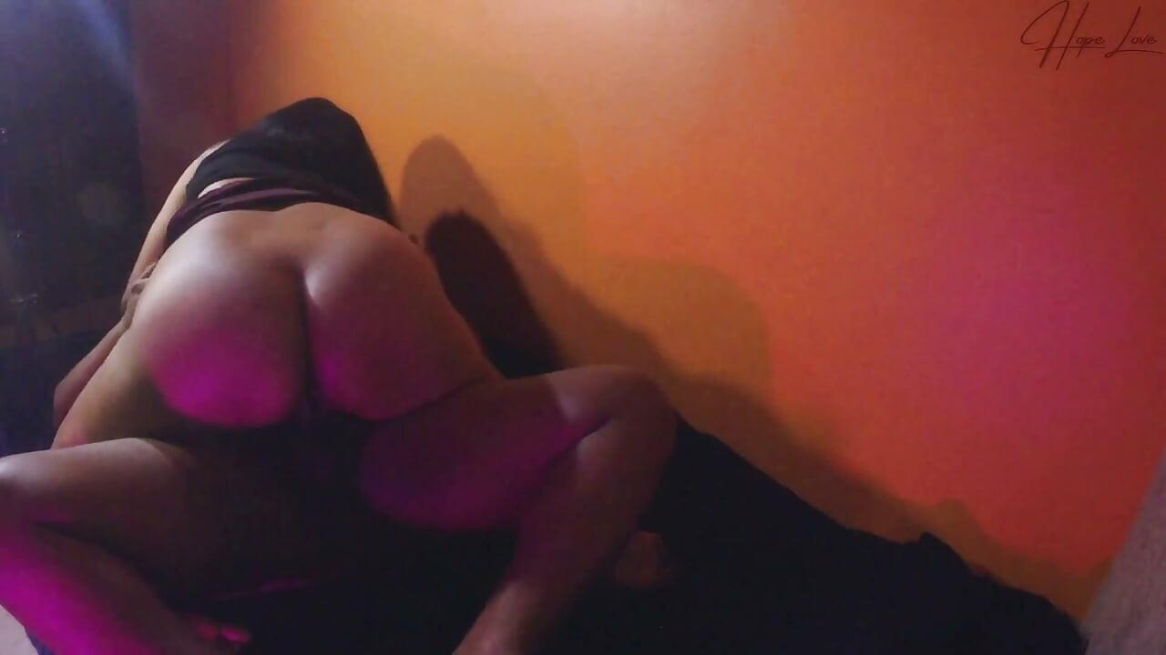 She Wanted to Ride a Big Cock After the Party