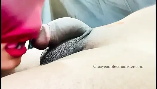 Любительницы делают минет крупным планом в ночных вибраторах в любительском видео