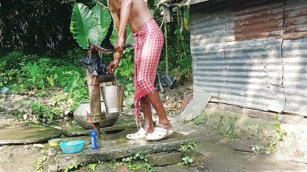 Tha guy is to hot love this style bath