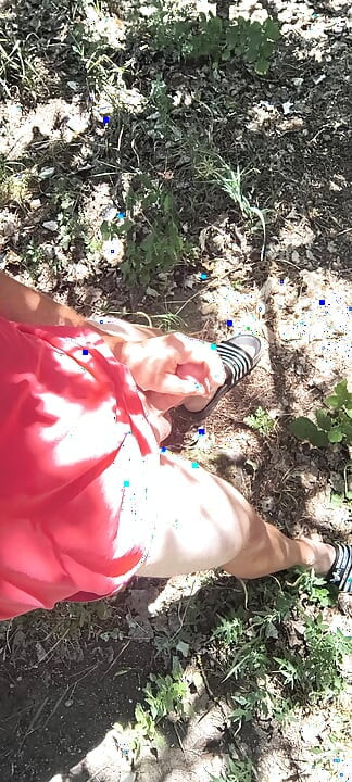 Branlette en solo dans la forêt