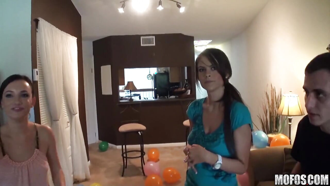 Festa real da puta - agora, todos sabemos que balões são incríveis.