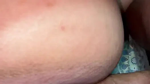 Пухлая Petera глотает хуй