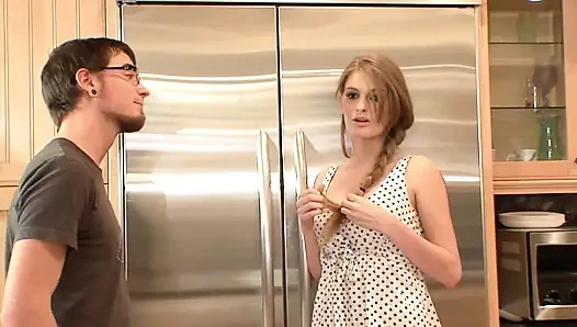 Heißes rothaariges teenie bekommt viel sperma auf ihr gesicht