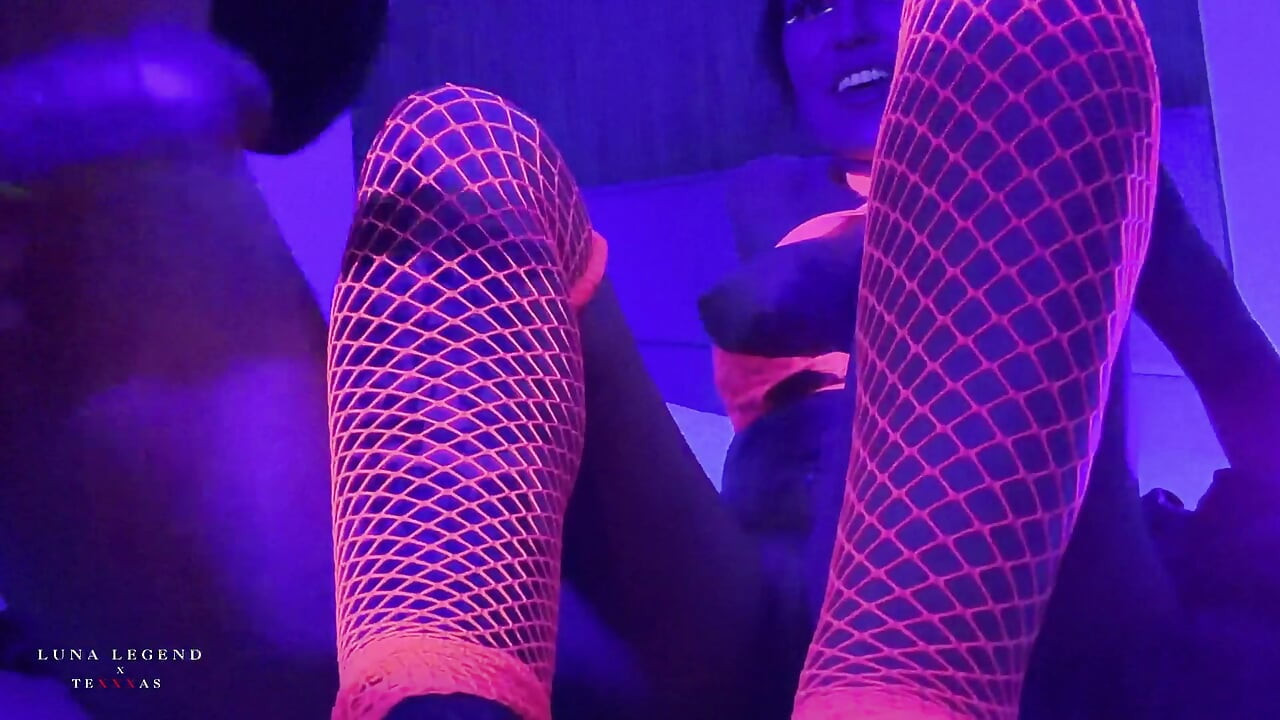 Glowing Goonette Luna Legend vs Texxxas Cock Massacre