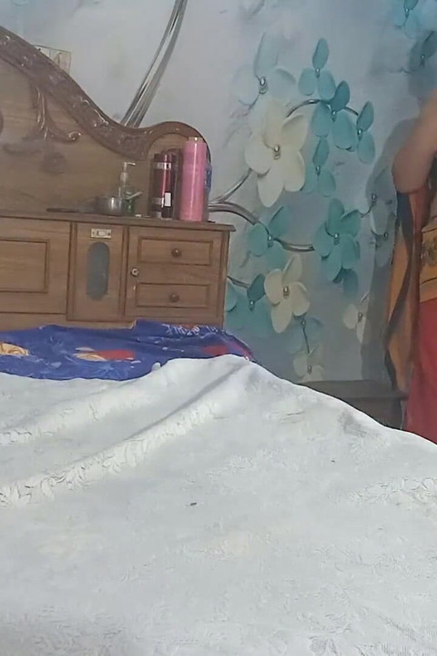 Hot Desi Indian Couple Full Nude Hardcore Sex in Tha Room
