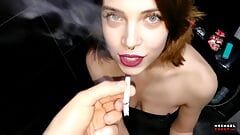 Đẹp người lạ trong câu lạc bộ toilet hút tinh ranh vì thuốc lá và được cô ấy ướt âm đạo fucked