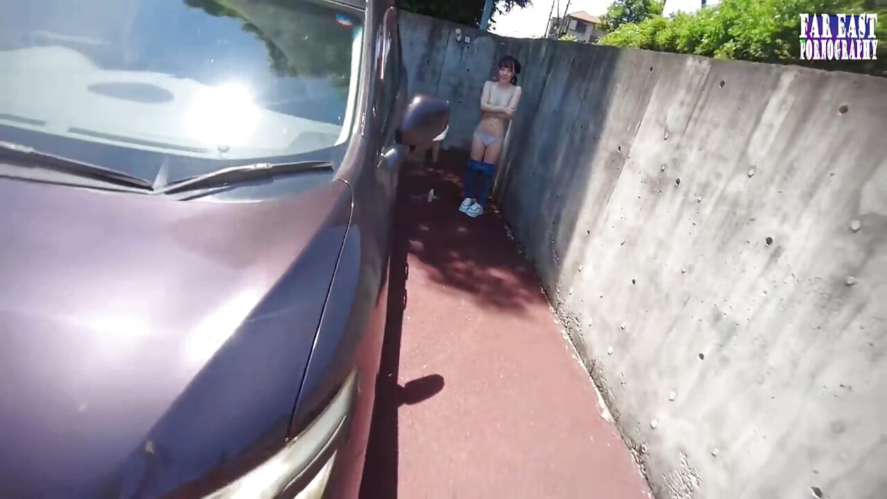 Slick Outdoor Tease με ροζ μύτη F Cup Ομορφιά εμποτισμένη με λάδι Μέρος 1