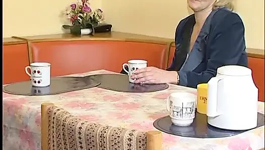 Memek pelacur dewasa rambut pirang dientot