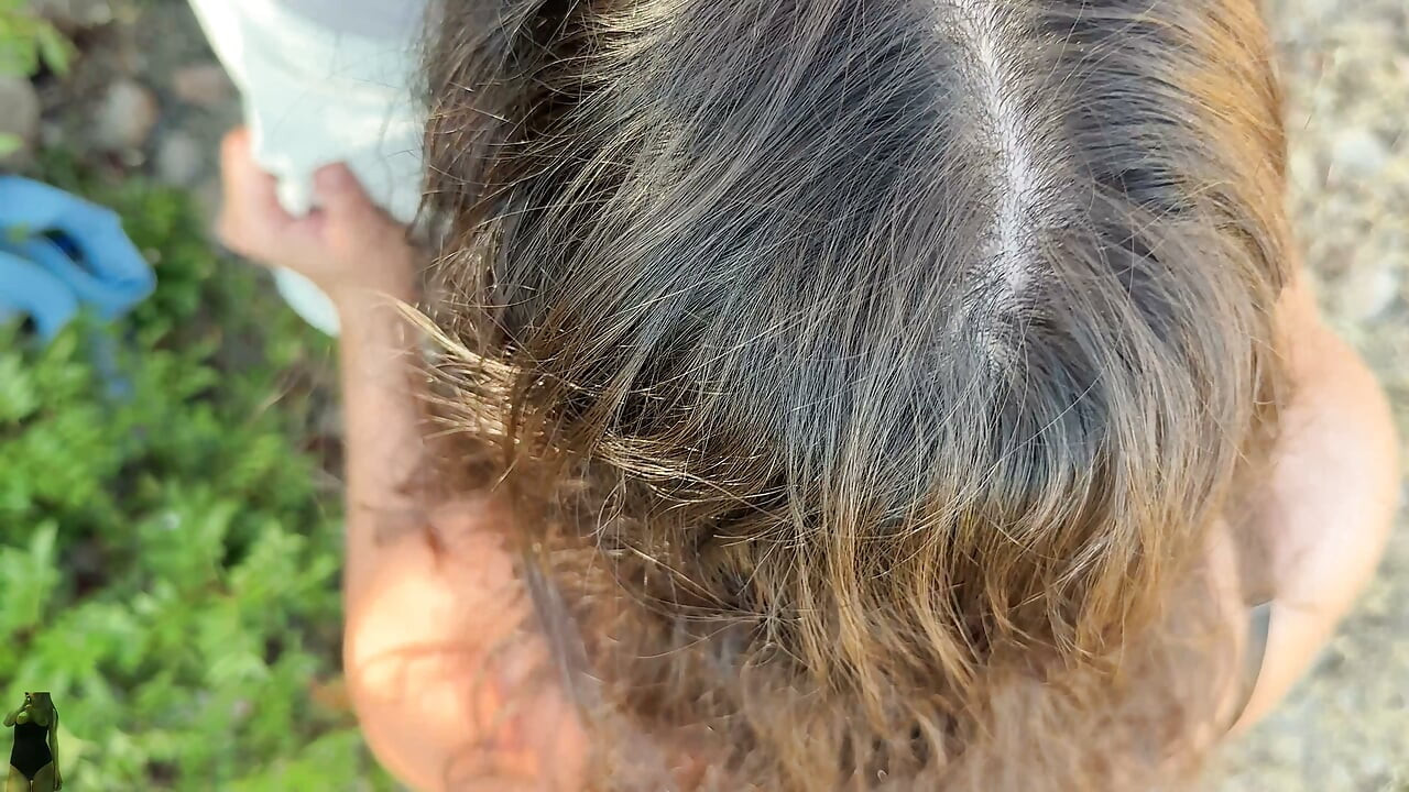 Nu ar trebui să facem asta Aici... Cineva ne-ar putea vedea