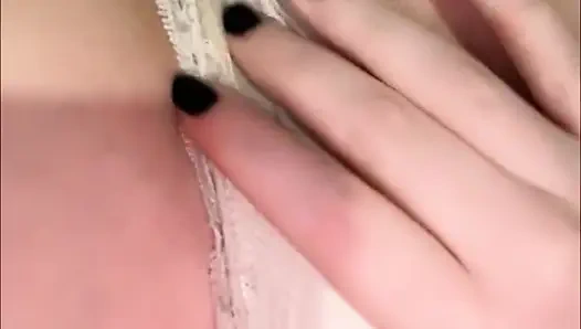 Desperate girl can’t hold her pee and floods her panties