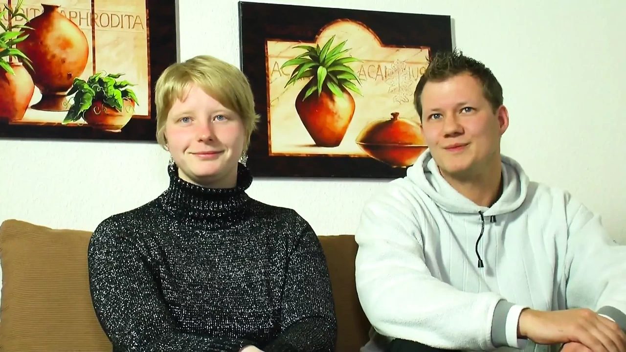 德国阴户被两个大鸡巴张开并被干 - 3