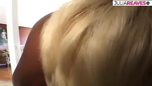 Бабушка давится хуищем, затем тугую киску трахают жестко