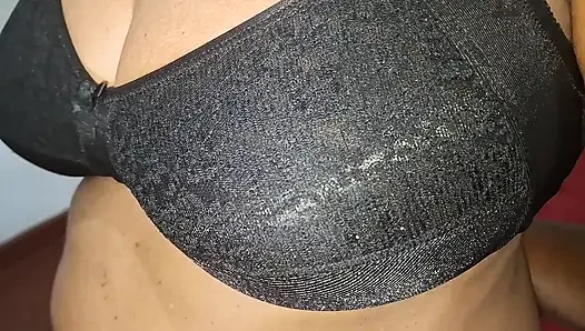 Ibu tiri seksi pagi-pagi langsung ngasih show