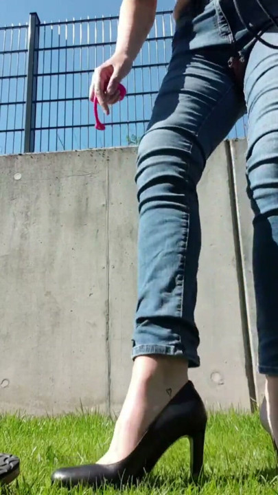 Squirting and orgasm at wall | Clip 1
