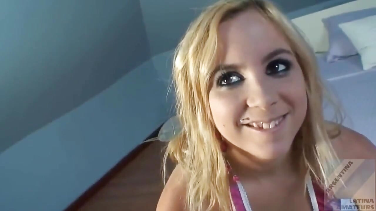 Si blonde Latina panas Lorena creampie pepek dan pancutan muka