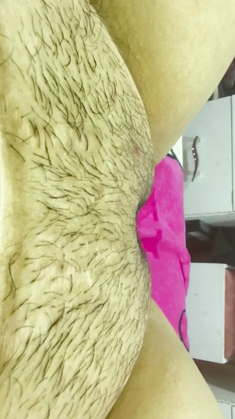 Mom masturbates her delicious huge hairy pussy