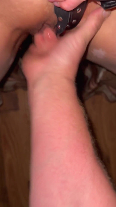 Squirting, während mein mann auf einer geschäftsreise ist | Clip 1