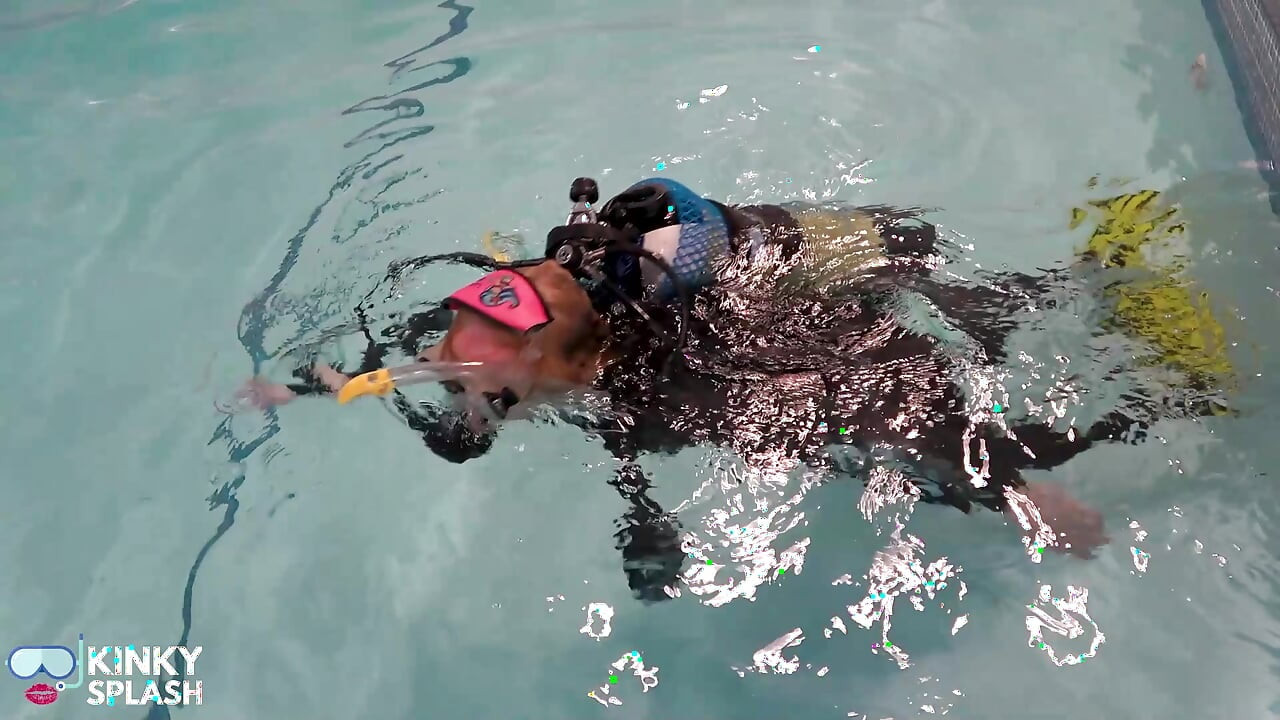 管管和潜水诱惑 - 湿和狂野的首次约会乐趣