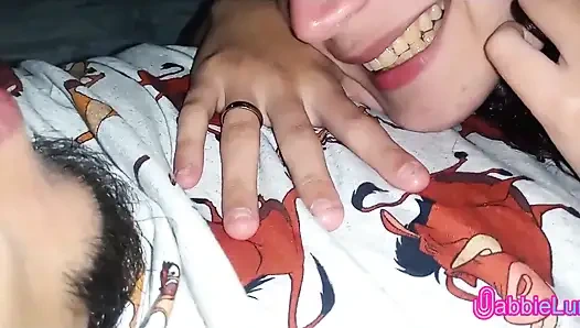 Я пошла в дом моего друга, не удержалась, и дала ему мою задницу!