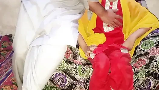 Desi Maal Ko Ghar Pe Bulakar Choda Doggystyle men