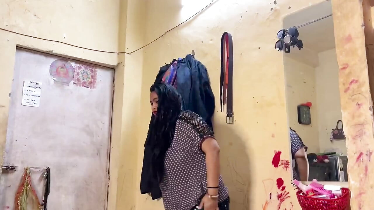 Desi Wife Gives Sloppy Spit Blowjob to Husband Real Indian Couple Oral Sex