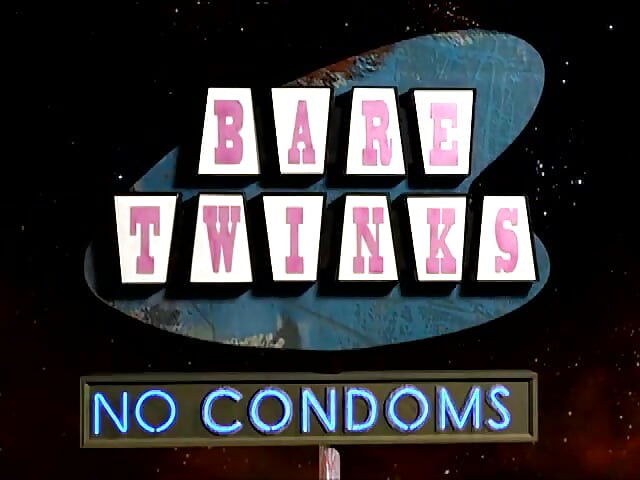 Corey neukt Kevins strakke kont