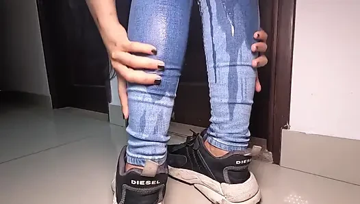 Siswi pelajar ini daniela sampai kencing