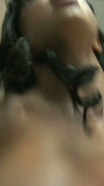 大奶辣熟女老闆被她的員工狠狠操，她美麗的臉上射出大量快速令人難以置信的性感精液 | 短片 3