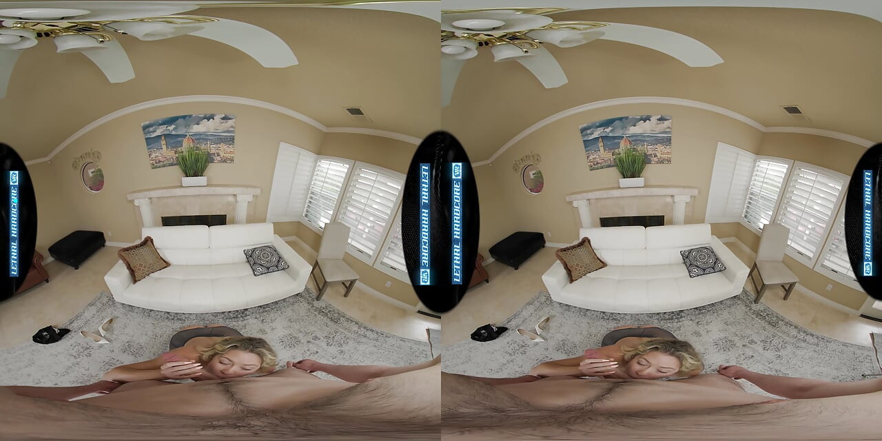 VR הארדקור קטלני - בלונדינית סקסית ריבר לין נדפקת בגרביונים
