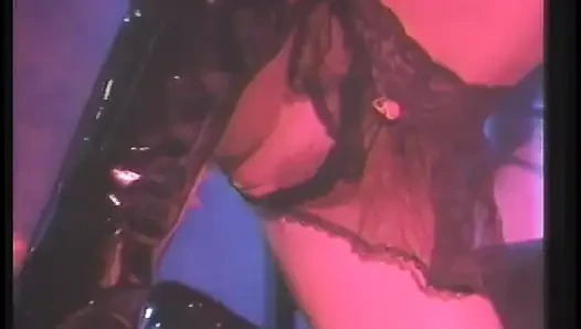 Stud screws a hot chick and creams her after getting dick sucked off