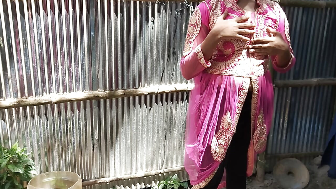 Video rekaman seks gadis desa india dientot habis-habisan sama pacarnya di luar ruangan