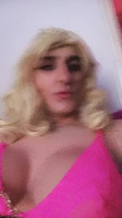 sissy Barbara looking for HUNTER