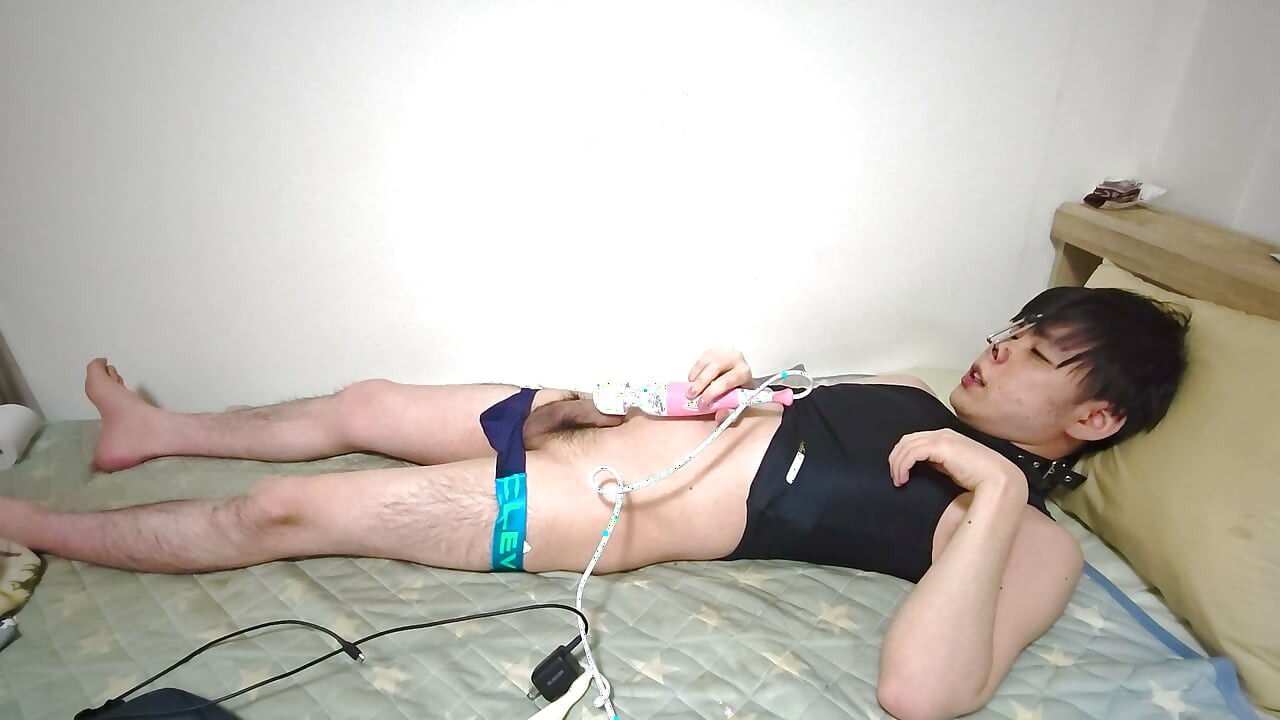 Japanese Lewd Slave Boy Masturbates