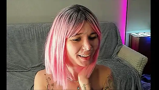 Crot di muka berantakan setelah nyepong kontol