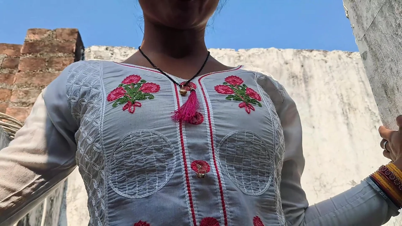 Eski evli kız arkadaşım yatak odamızda sikiliyor
