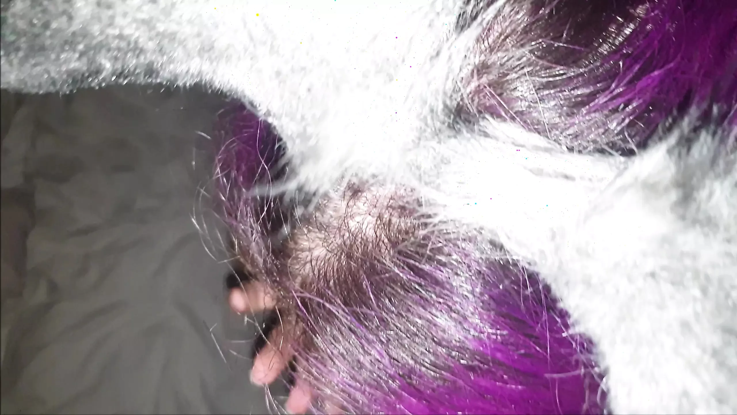 A little vixen wants to do a good blowjob!