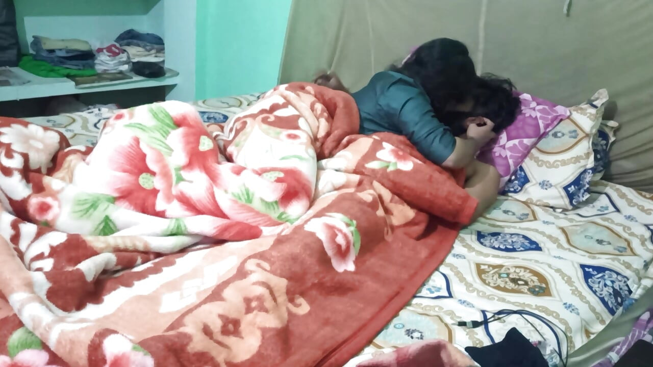 Brother-in-law quenched the thirst of Bengali sister-in-law's hot
