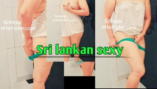 Nouvelle fille brune sexy sri-lankaise - bain et plaisir en solo
