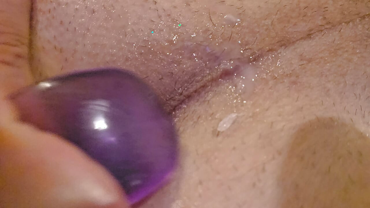 Outra masturbação e brincadeira com o meu pau, dildo e plugs anais. Um tempo incrível