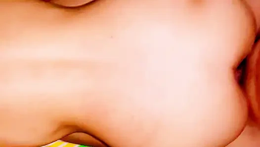 Amateur-sex-paar masturbiert im stil