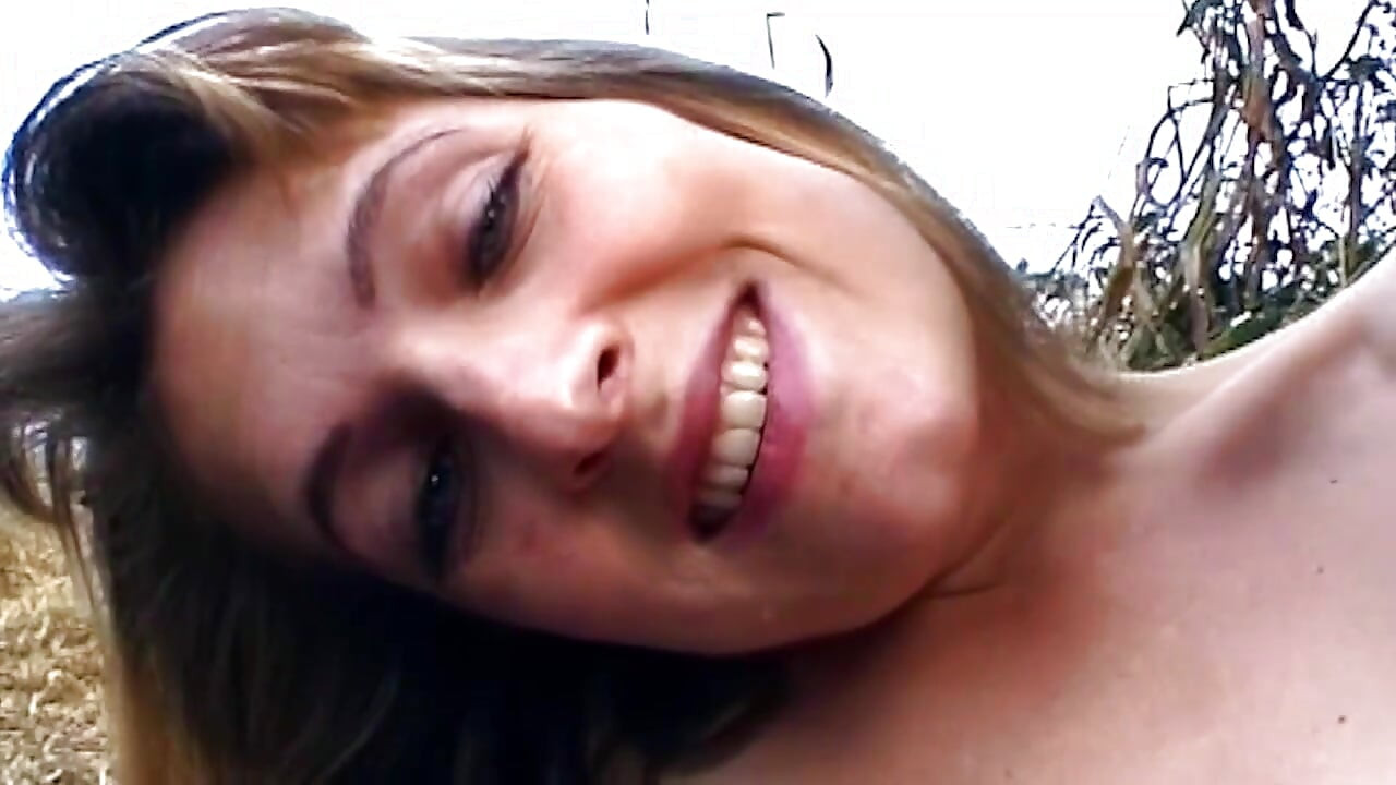 Massive Corn Cob Stretching Gaping Pussy Wide Open Outdoors
