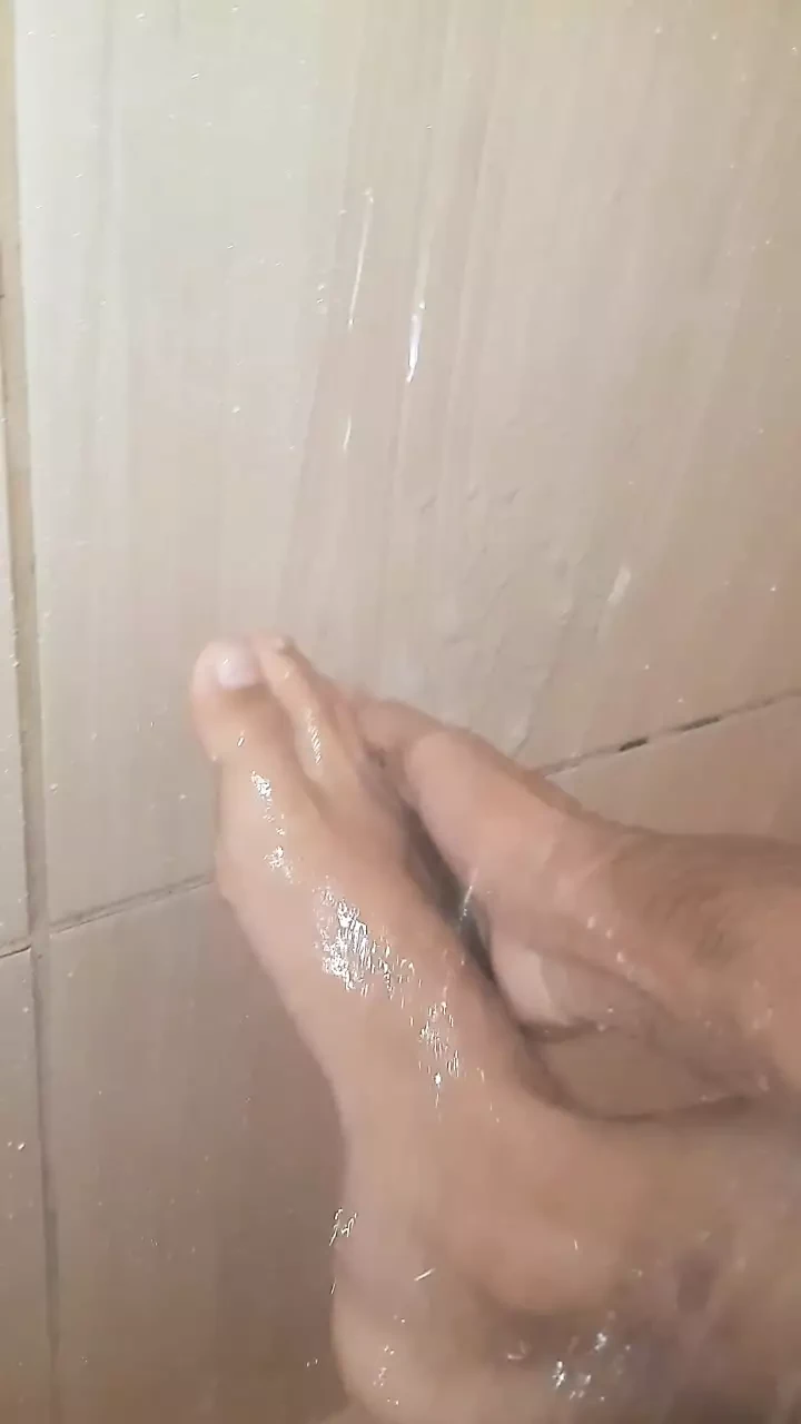 brand new young man, shown and washing his Beautiful and delicate Foot in the bath – FOOT