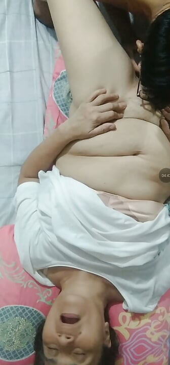 Top to bottom shots .eating pussy so creamy