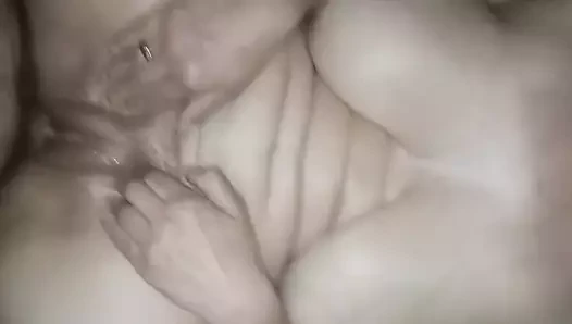 Istri sialan..