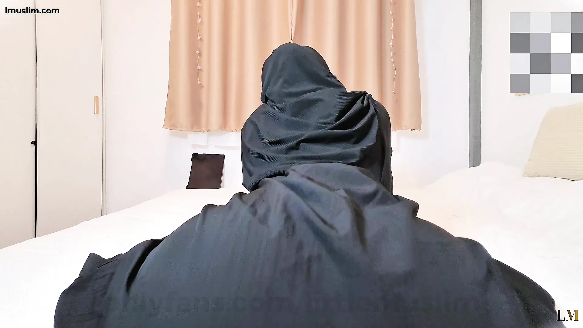 a-naughty-malaysian-hijabi-doing-porn-showing-off-her-ass-in-abaya-feat