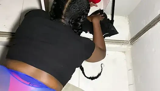 Stepfather couldn't resist the maid's pussy and came in less than a minute