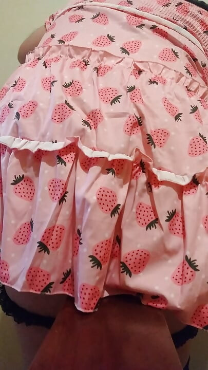 Fat ass sissy rides fist plug