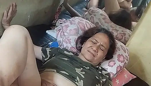 Hayatımın aşkı amcığını o kadar çok yiyorum ki bundan hoşlanıyor