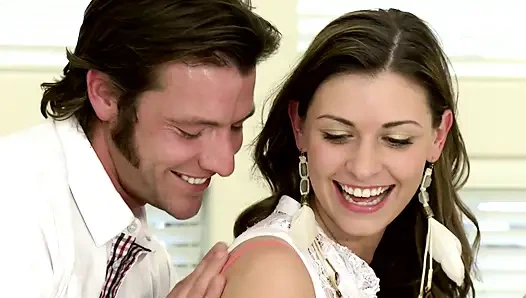 Kemaluannya merasa dia istimewa