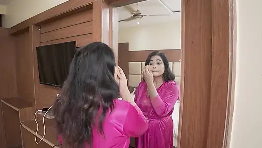 indian hot housewife ne apne maid ko seduced kiya or usk bde lund se chudwayi gaand hd audio